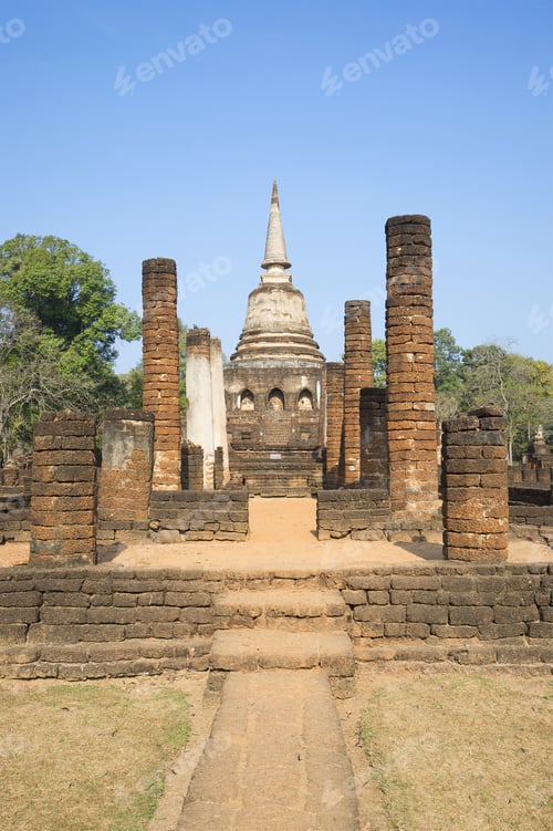 Preview: The Medieval Ruins Of Wat Chang Lom. Si Satchanalai, Thailand