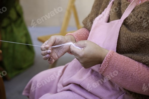 Preview: Spinner Working In Sewing With Wool, Artisan Production, Industry