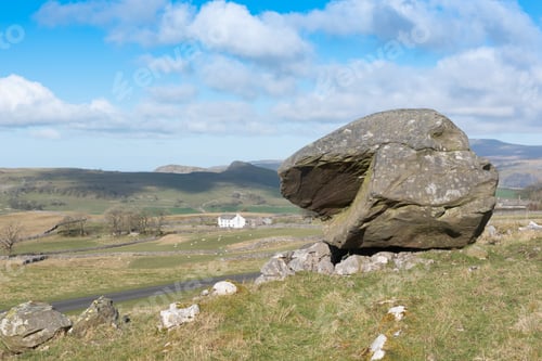 Preview: Erratic Boulder At The Winskill Stones In The Yorkshire Dales