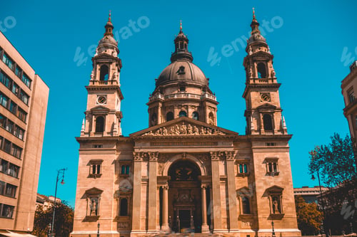 Preview: Beautiful St. Stephen'S Basilica With Blurred Tourists At The Entrance