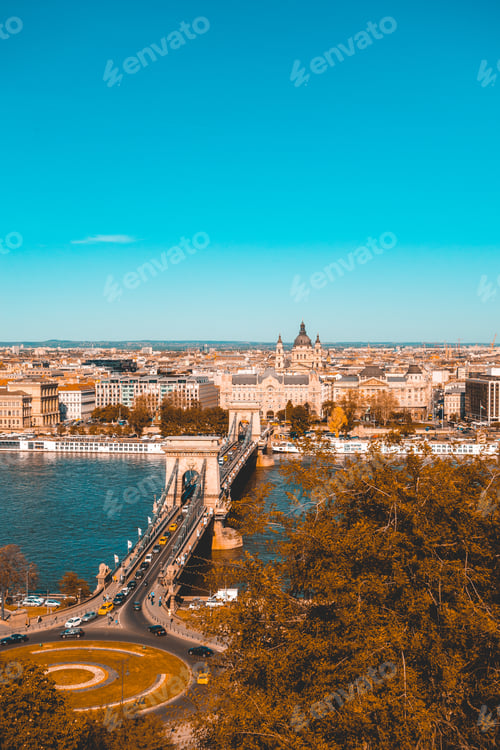 Preview: High Formated Picture Of Budapest With Roundabout Traffic And Chain Bridge