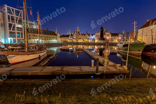 Preview: City Embankment And Facades Of Medieval Houses In The Old City At Dawn. Gdansk. Poland.