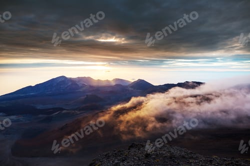 Preview: Beautiful Sunrise Scene On Haleakala Volcano, Maui Island, Hawaii