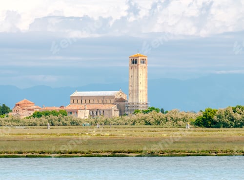 Preview: Burano, Italy - May 21 2015: The Island In The Lagoon Near Venice. Famous Tourist Attraction