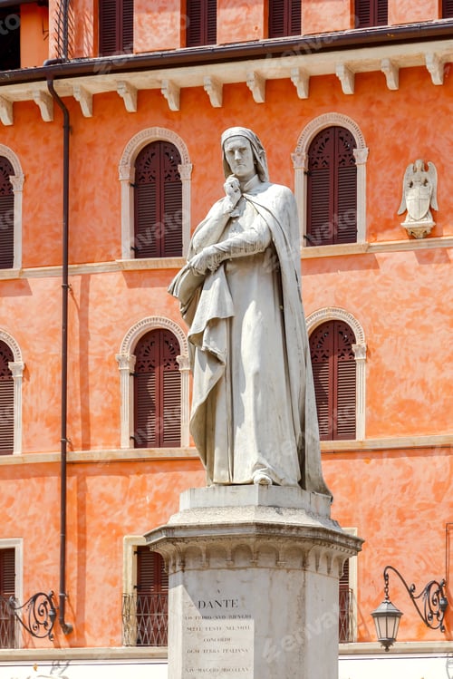 Preview: Verona. Dante Monument.