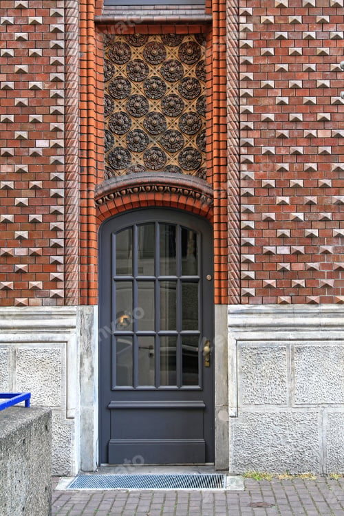 Preview: Door With Transom Decor At Brick Building In Hanover