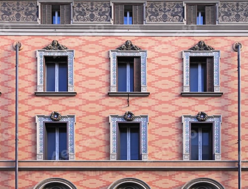 Preview: Classic Style Building Facade And Windows In Rome
