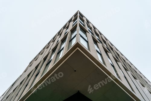 Preview: Very Low Angle View Of Modern Office Building