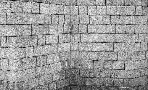 Preview: Corner Wall Of Bricks, Construction