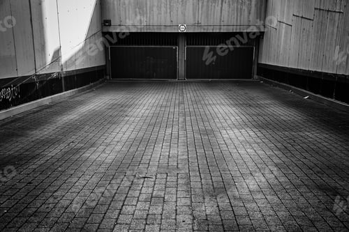 Preview: Entrance Garage In House Industrial, Closed