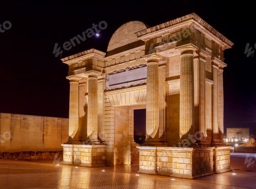 Preview: Cordoba. Arch Puerta Del Puente At Night.