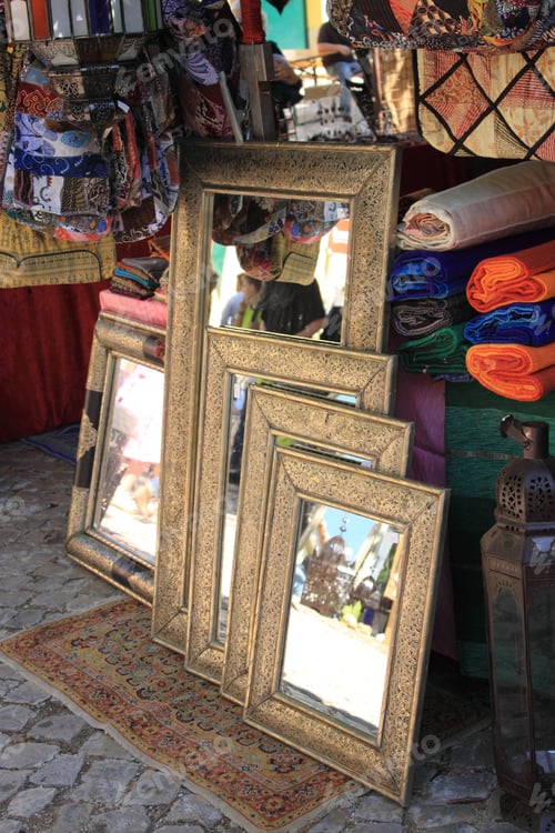Preview: Mirrors For Sale At The Fair