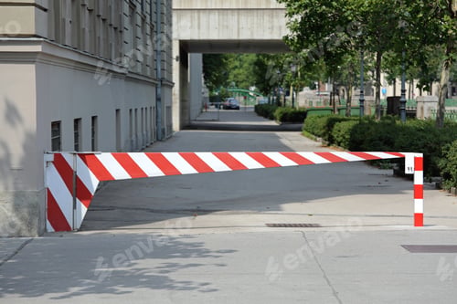 Preview: Red And White Parking Barrier Ramp In Vienna