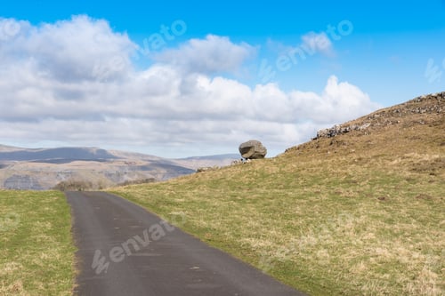 Preview: Erratic Boulder At The Winskill Stones In The Yorkshire Dales