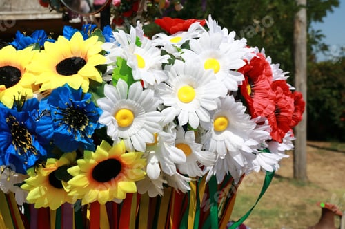Preview: Various Wreaths At Market In The Village