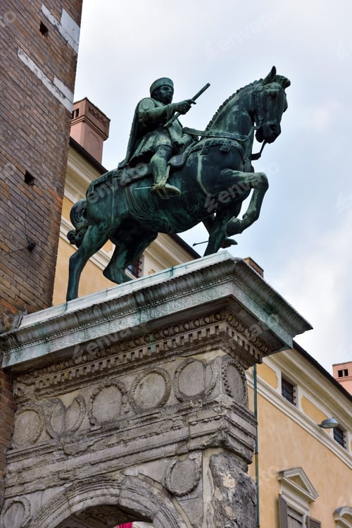 Preview: Particular Statues Municipal Palace Ferrara Italy
