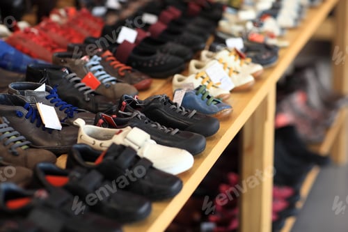 Preview: Men'S Shoes On The Wooden Shelf In The Market
