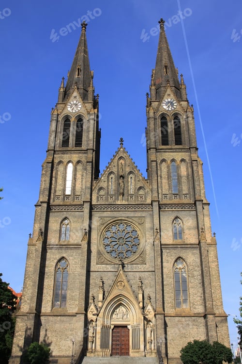 Preview: Prague'S Gothic St. Ludmila Cathedral