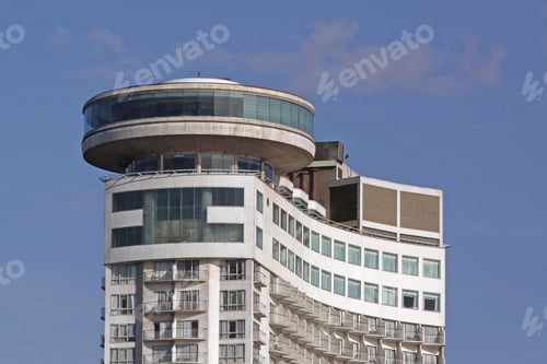Vista previa: Round Restaurant At Top Of Hotel Building In Cairo