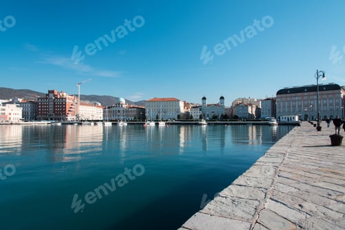 Preview: Stroll Along The Banks And Squares Of Trieste