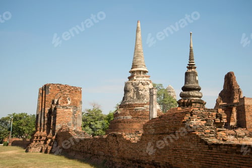 Vista previa: Ruins Of The Ancient Buddhist Temple Wat Mahathat On A Sunny Afternoon. Ayutthaya, The Ancient