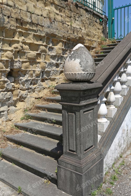 Preview: External Stairs With Decor In Naples