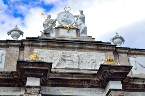 Preview: Arc De Triomphe, Innsbruck Austria