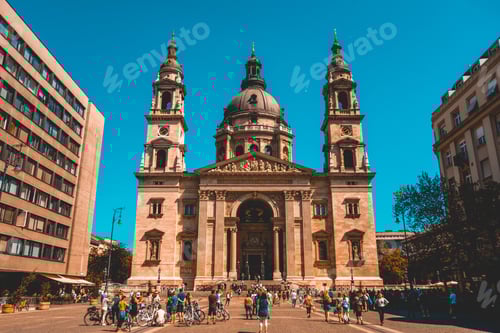 Preview: St. Stephen'S Basilica At Budapest With Blurred Tourists