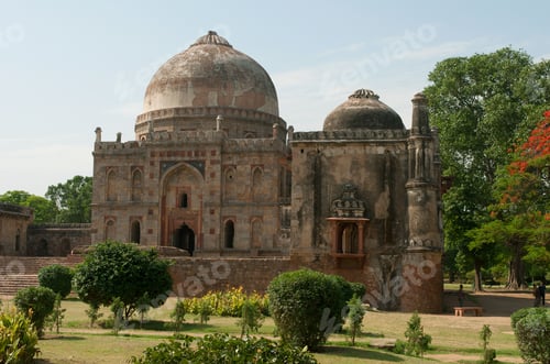 Preview: Bada Gumbad Mosque In Lodi Park On A Sunny Afternoon. Delhi, India