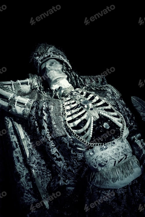 Preview: Skeleton With Jewels, Traditions Of The Dead, Burial And History