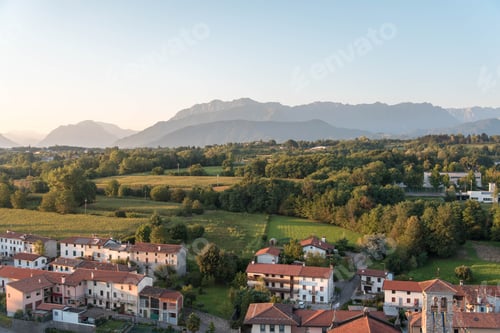 Preview: Views In The Hills - The Last Rays Of Sun