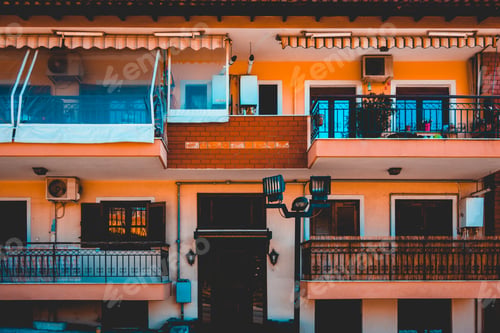 Aperçu: Balcony Facade Of Mediterranean Building