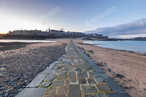 Preview: Saint Malo. The Island Grand Be.