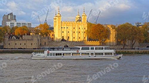 Preview: Tower Of London At Sunny Winter Day In London