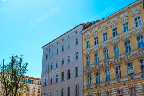 Vista previa: Casas inmobiliarias caras en Berlín en fila