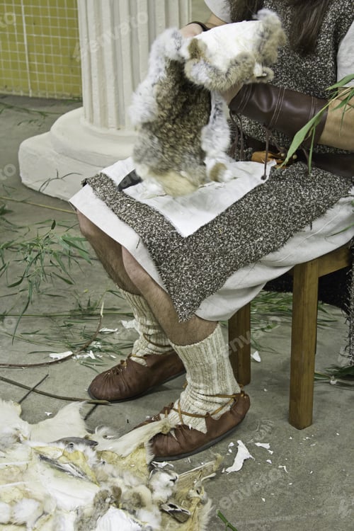 Preview: Peeling Skin Rabbit Fur Trade And Action Of Man Working