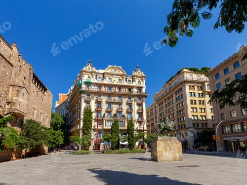 Preview: Barcelona. Square Of Ramon Berenguer.