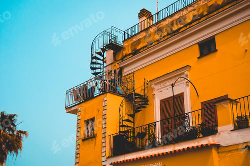 Aperçu: Orange Apartment Buildings At Italien Island - Ischia