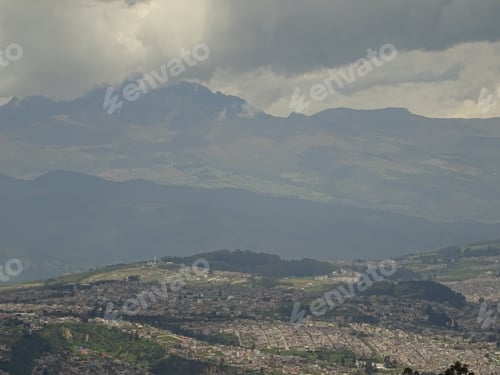Preview: Quito Cityscape, Ecuador