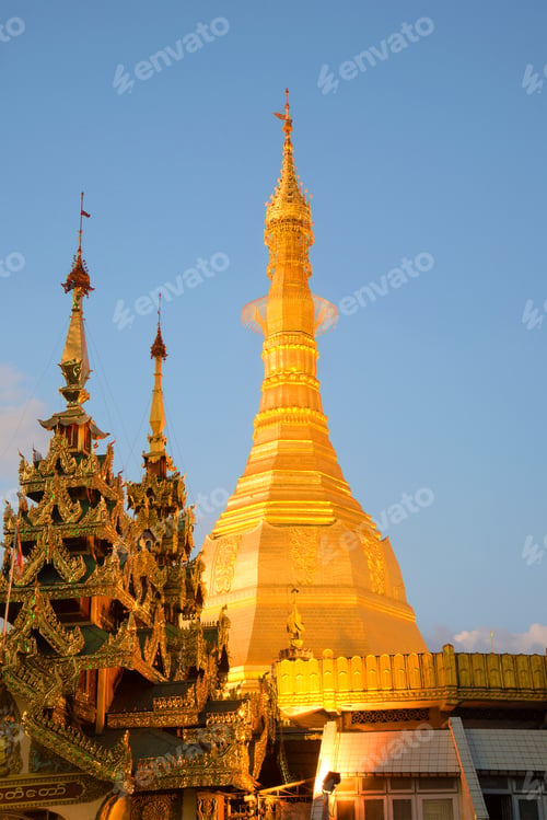 Preview: Chedi F The Sule Pagoda Close Up In The Evening Twilight. Yangon, Burma