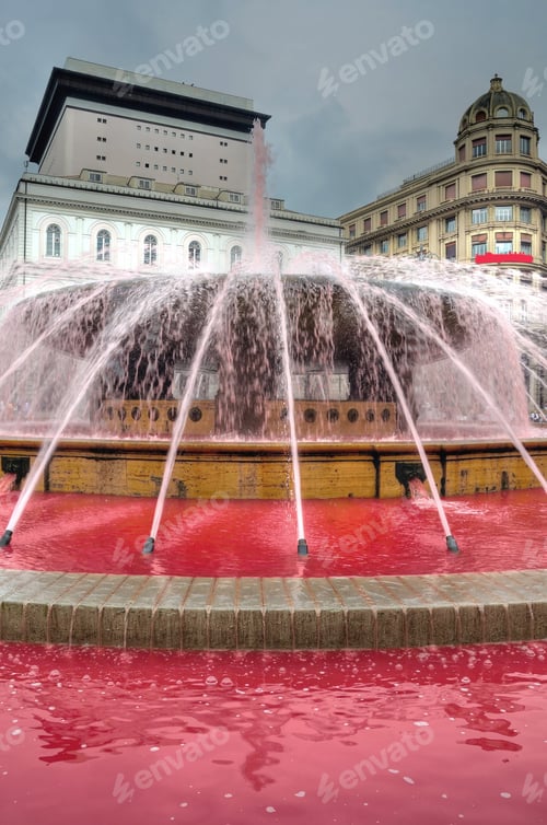 Preview: Fountain De Ferrari Genoa Italy Turns Pink / Red To Raise Awareness Among Women In The Fight