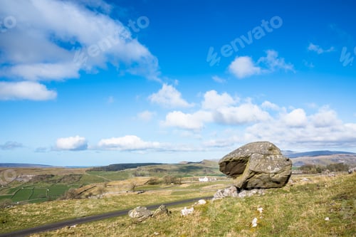 Preview: Erratic Boulder At The Winskill Stones In The Yorkshire Dales