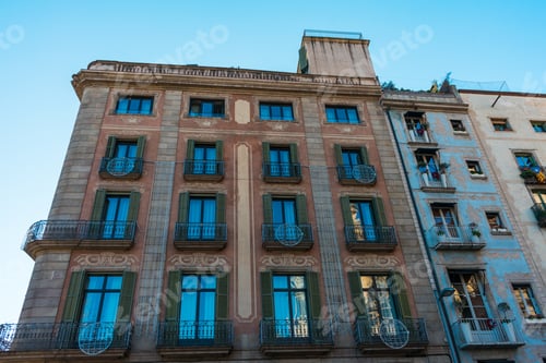 Preview: Historical Buildings With Brick Facade In The Heart Of Barcelona
