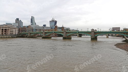 Preview: Southwark Bridge Over River Thames In London