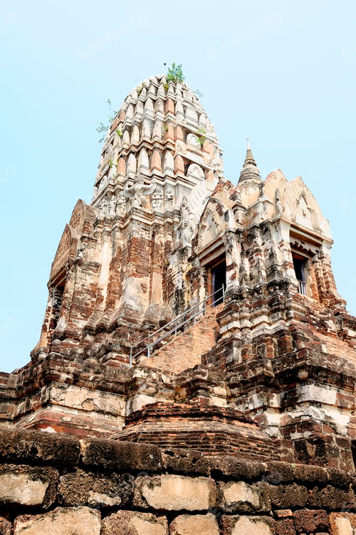 Preview: The Ruins Of The Great Prang Of Wat Ratchaburi Temple In Ayutthaya. Thailand