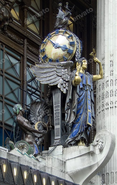Preview: Special Old Clock With Statue Of Woman