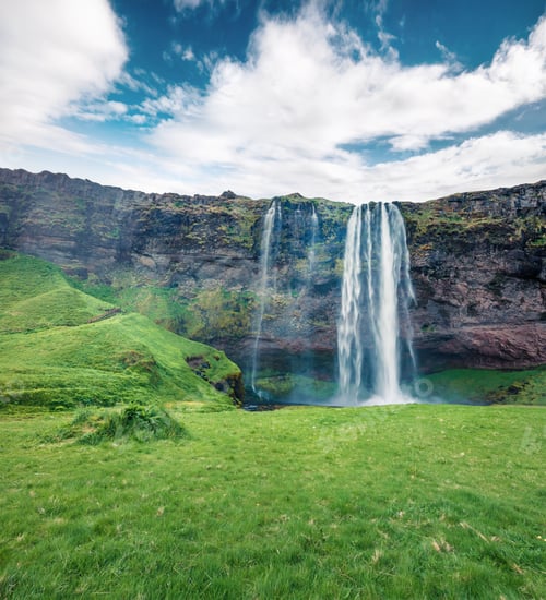 Preview: Spectacular Morning View Of Seljalandfoss Waterfall On Seljalandsa River. Impressive Summer Scene