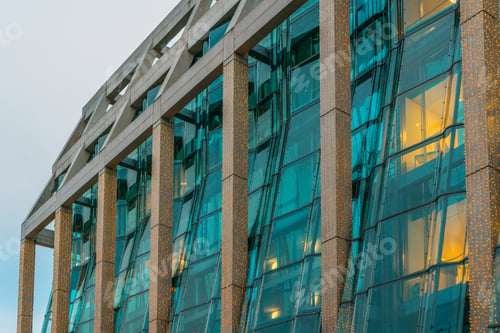 Preview: Shopping Mall With Glass Facade And Christmas Decoration