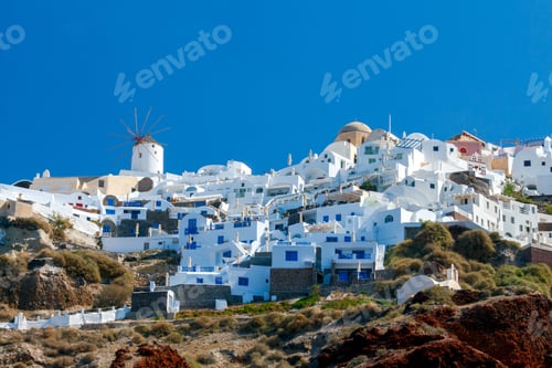 Preview: View Of The Oia, A Beautiful Village On The Volcanic Island Of Santorini In The Mediterranean Sea.