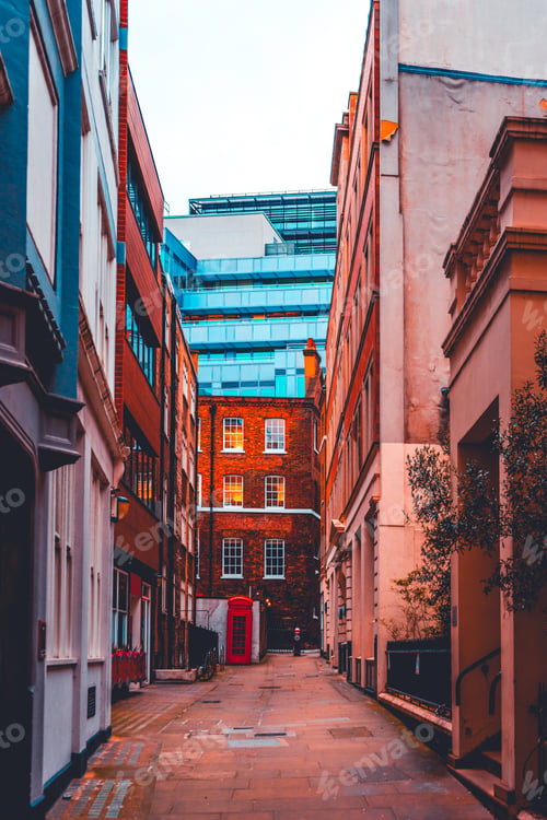 Preview: Old And Modern - Lone Backyard At London With Industrial And Futuristic Office Buildings